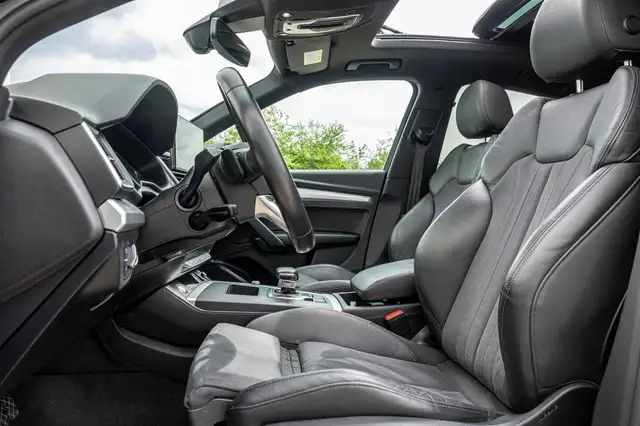 Audi Q5 view 8