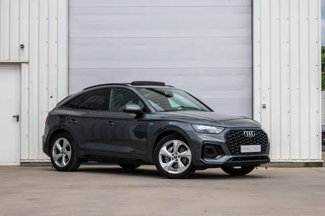 Audi Q5 view 2