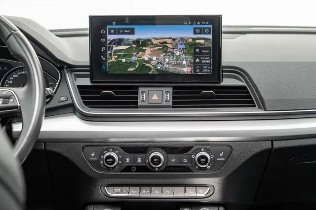 Audi Q5 view 10