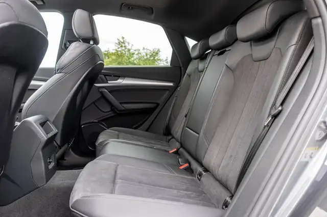 Audi Q5 view 9