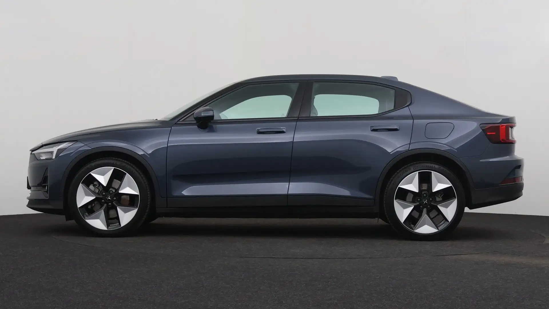 Polestar 2 69kWh SRSM MY24 Pilot plava - 2