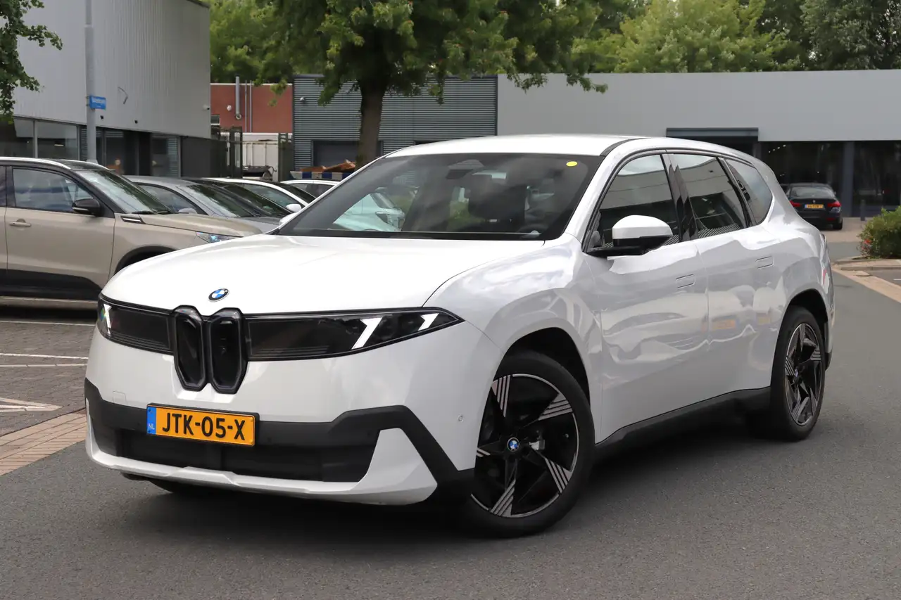 BMW iX3 2026