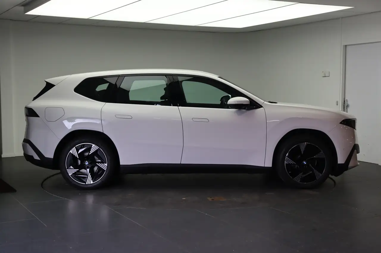 BMW iX3 2026