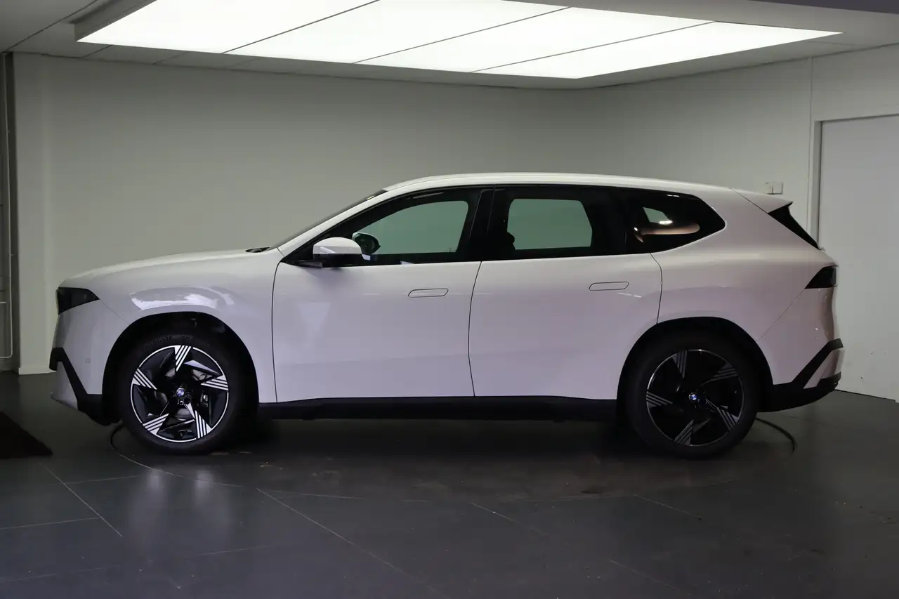 BMW iX3 2026