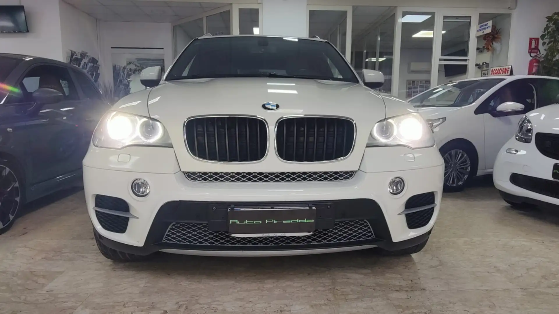 BMW X5 xDrive30d Attiva Blanc - 2