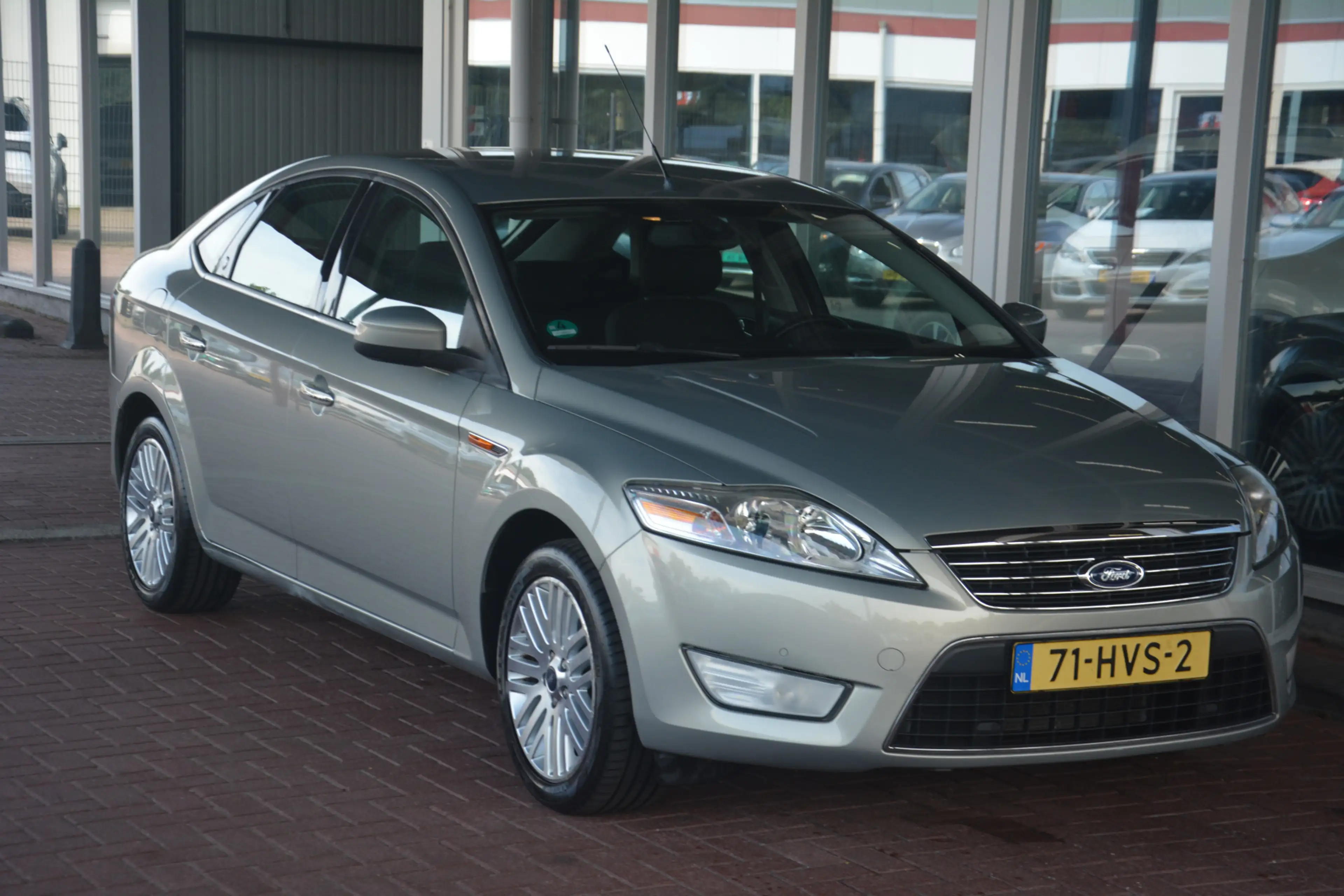 Ford Mondeo 2.0-16V Ghia Nederlandse auto 108398 NAP dealerond — photo 27