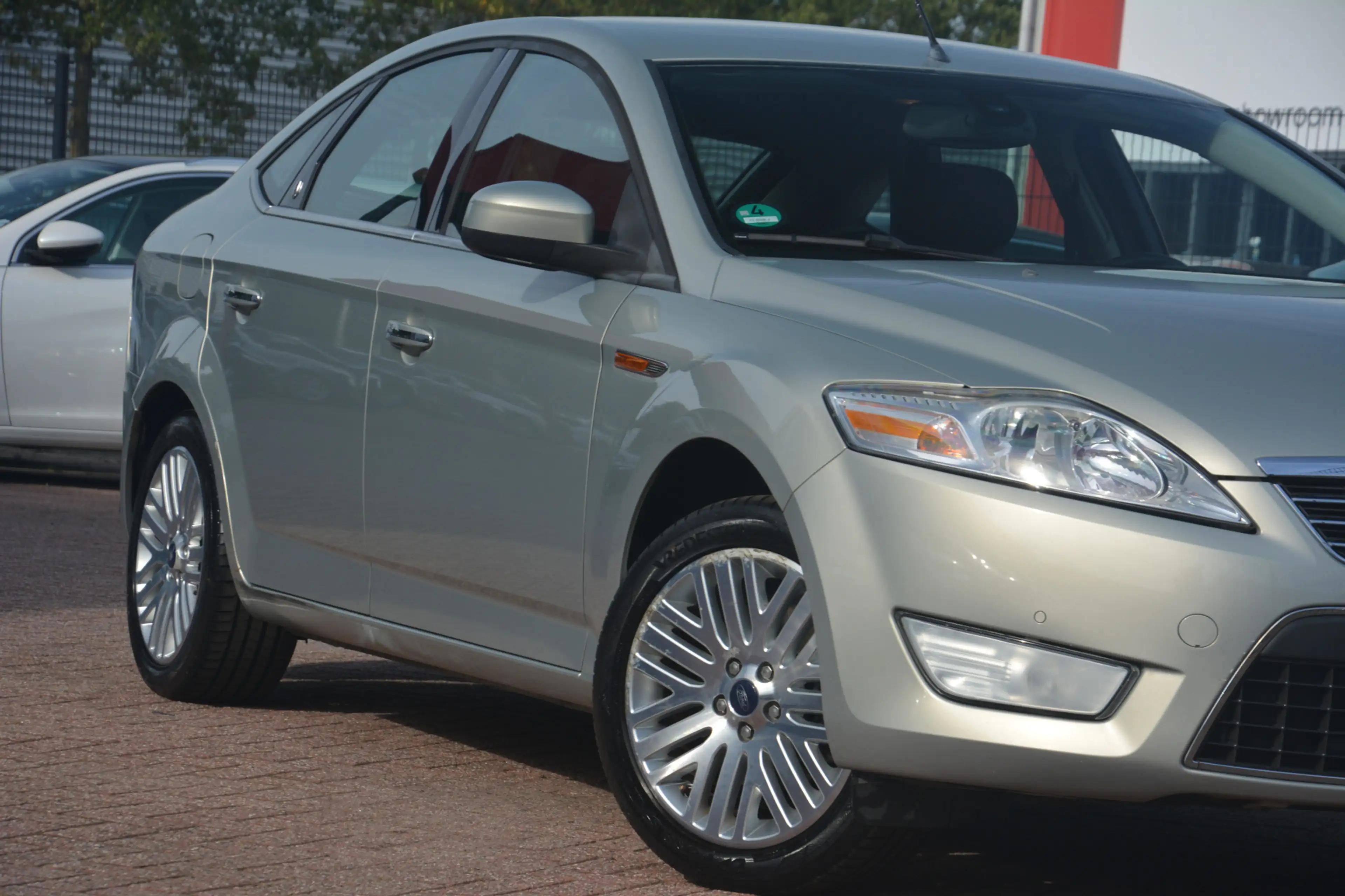 Ford Mondeo 2.0-16V Ghia Nederlandse auto 108398 NAP dealerond — photo 8