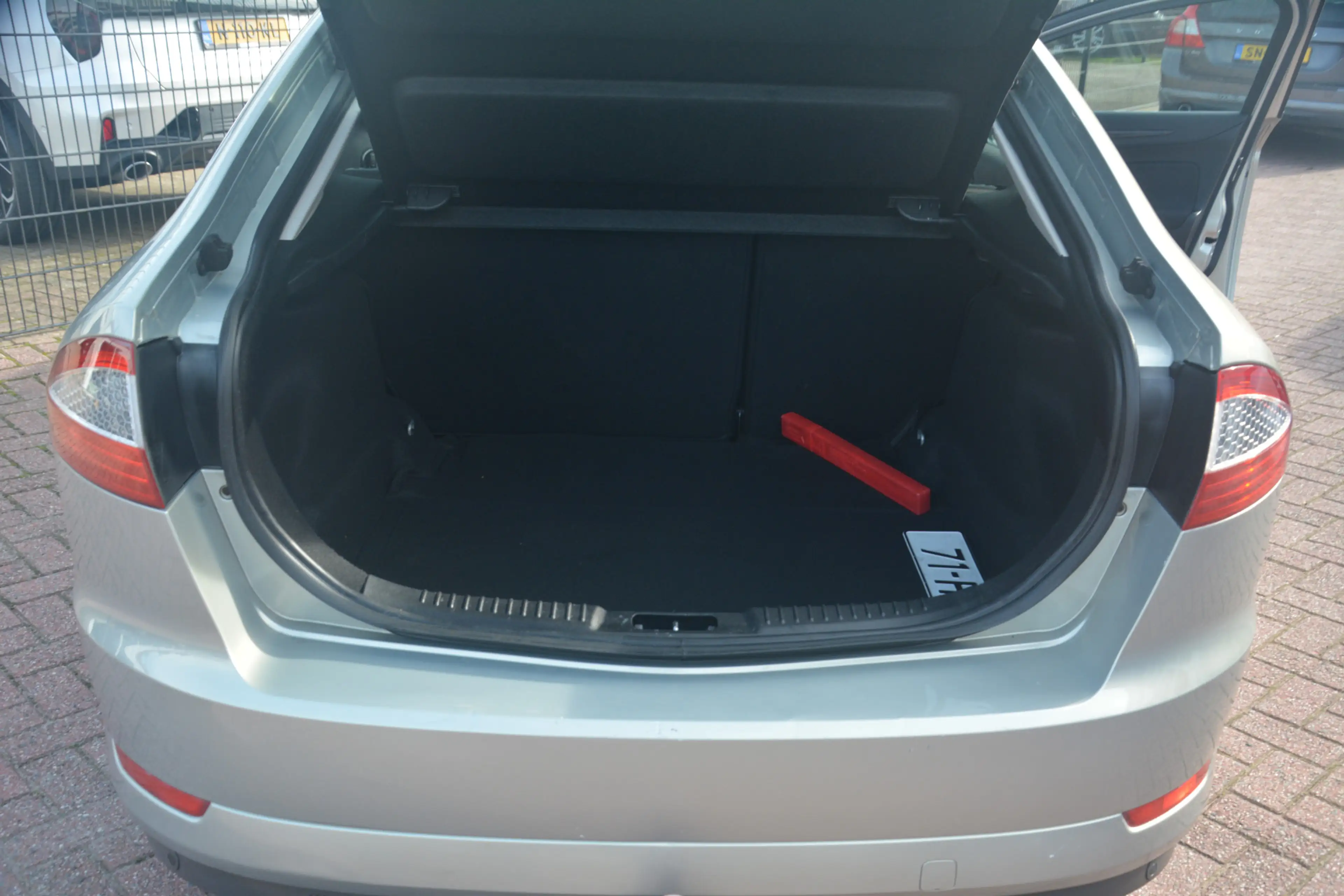Ford Mondeo 2.0-16V Ghia Nederlandse auto 108398 NAP dealerond — photo 14