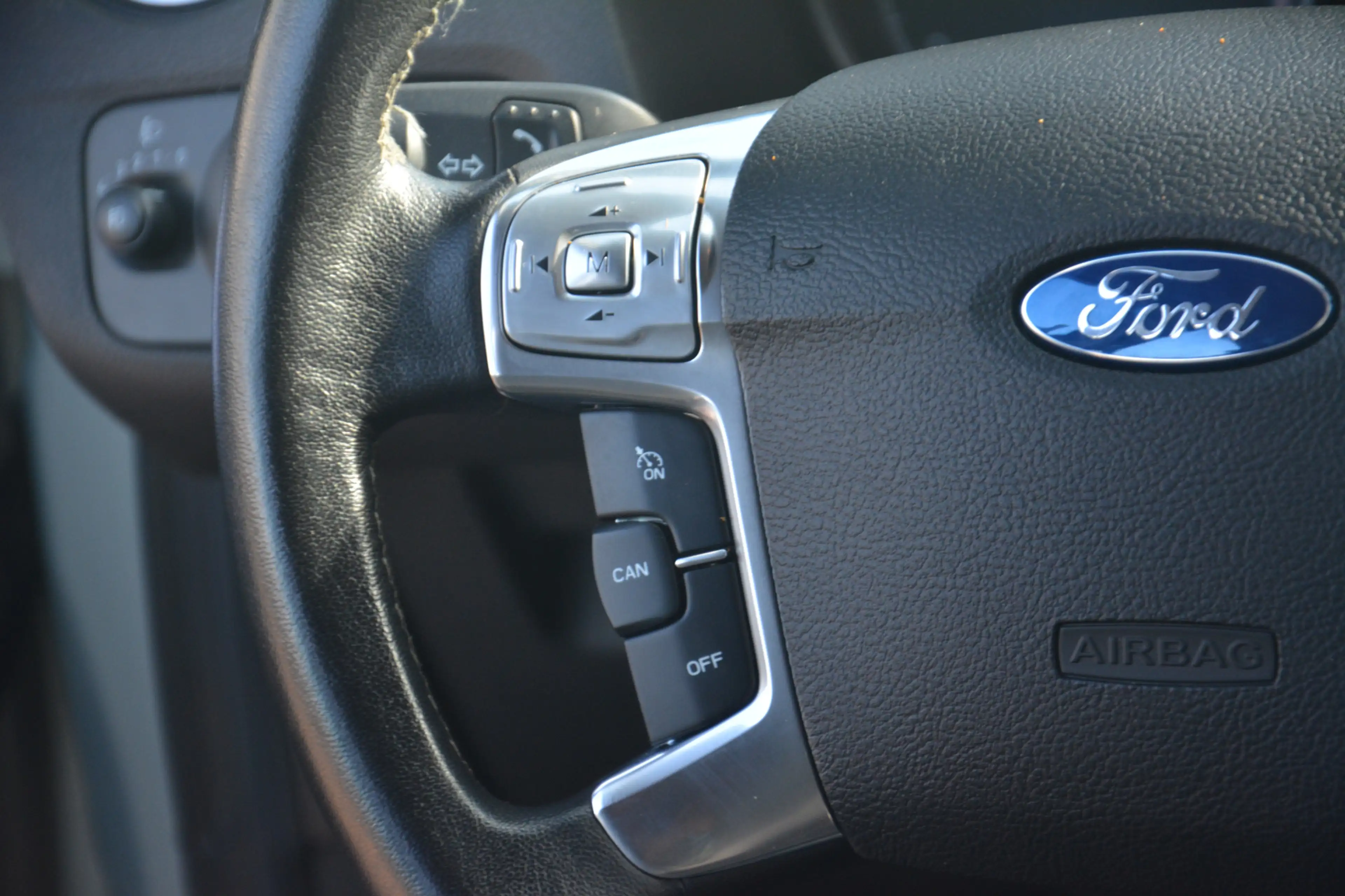 Ford Mondeo 2.0-16V Ghia Nederlandse auto 108398 NAP dealerond — photo 18