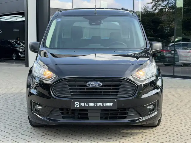 Ford Tourneo Connect view 2