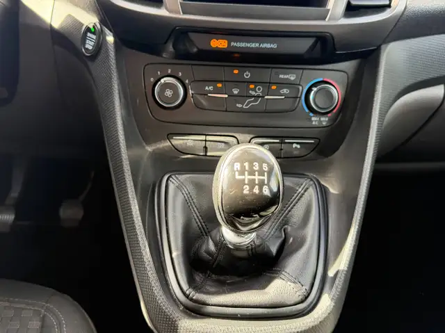 Ford Tourneo Connect view 17