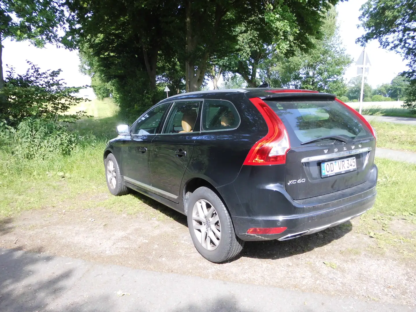 Volvo XC60 Summum 2WD Schwarz - 2