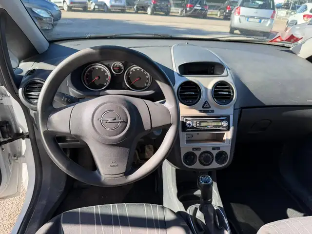 Opel Corsa view 11