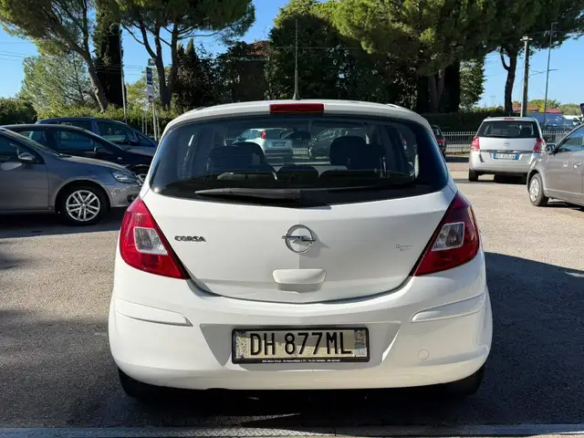 Opel Corsa view 5
