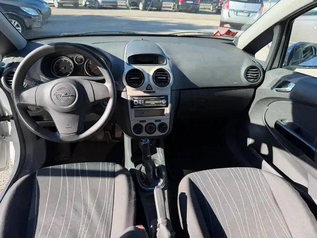 Opel Corsa view 12