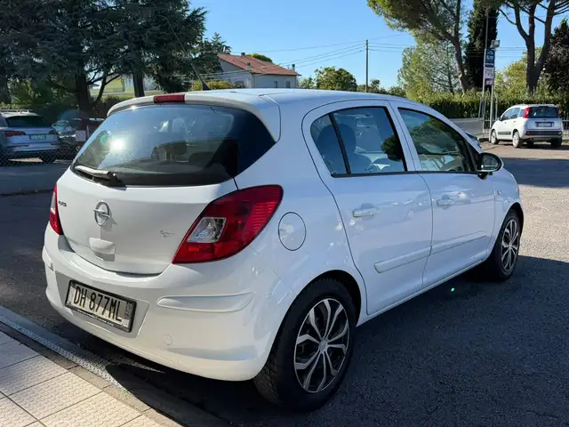 Opel Corsa view 6