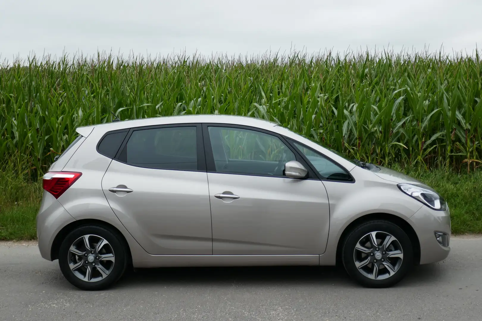 Hyundai iX20 iX20 1,6 CVVT Premium Aut. Premium Grijs - 2