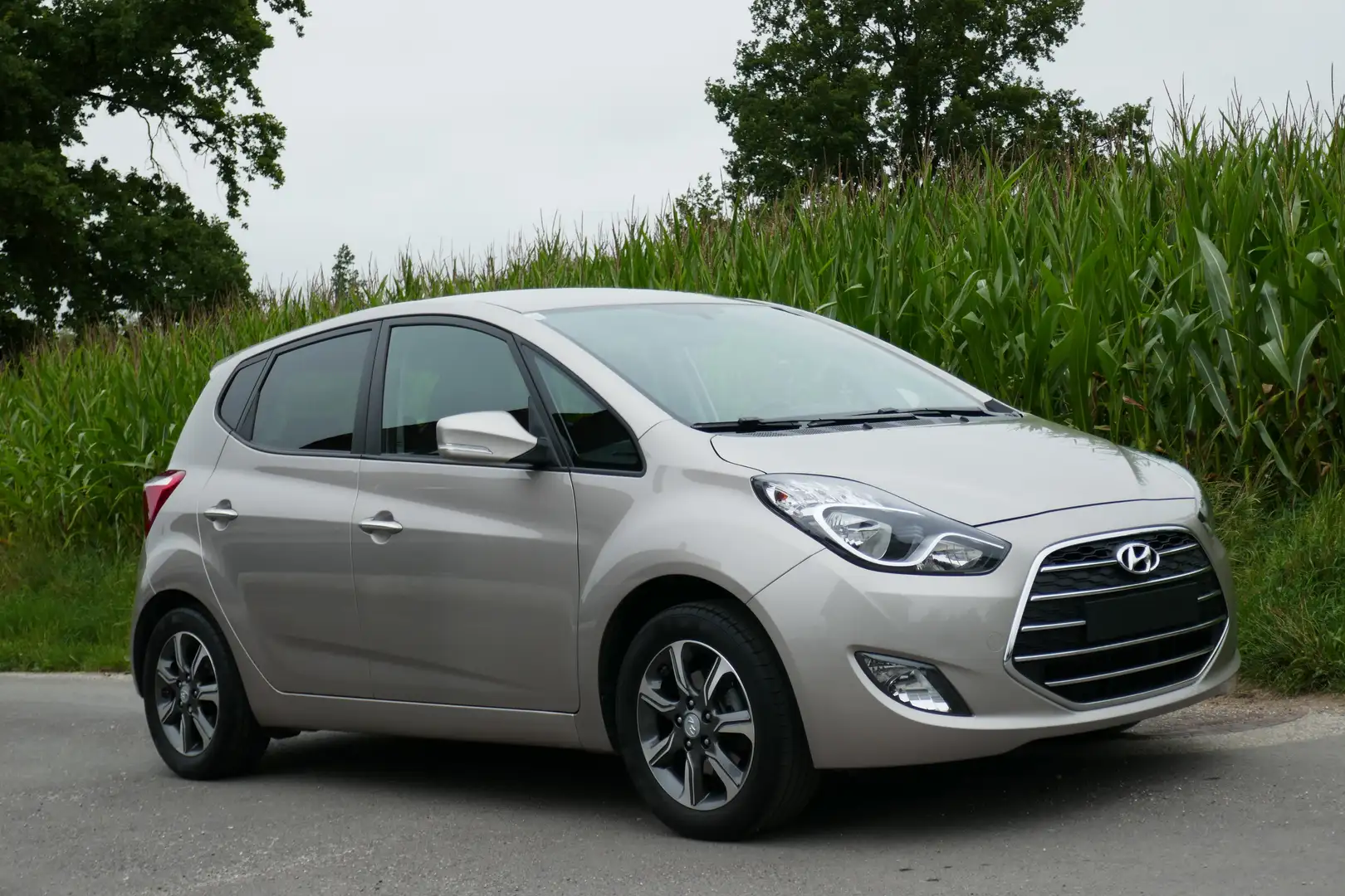 Hyundai iX20 iX20 1,6 CVVT Premium Aut. Premium Grijs - 1