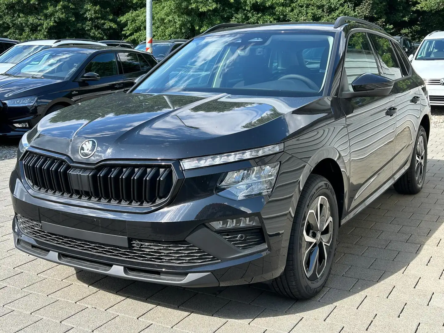 Skoda Kamiq Extra 1.5 TSI DSG AHK*Android Auto*BlackPak*Key... Schwarz - 2