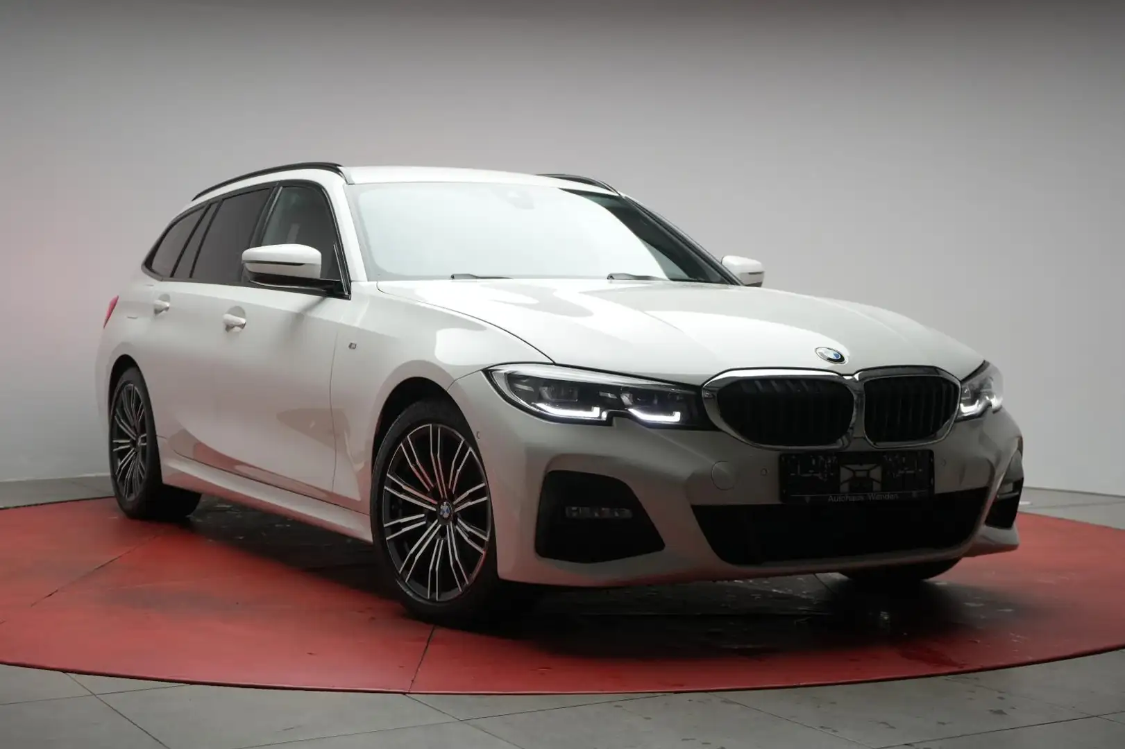 BMW 320 d Touring xDrive M Sport Navi/Temp/Kamera/Si White - 1