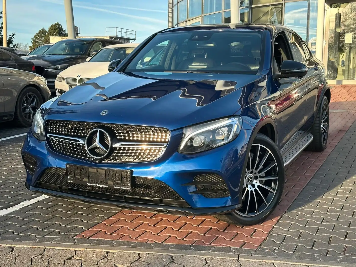 Mercedes-Benz GLC 220 d Coupé AMG Line *4x4*AHK*360°*Standhzg Blau - 2