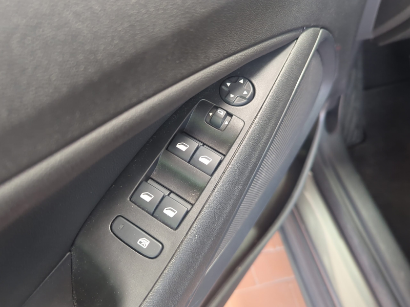 Opel Crossland 1.2 Turbo Automatik HeadUp+Navi+SHZ — photo 13