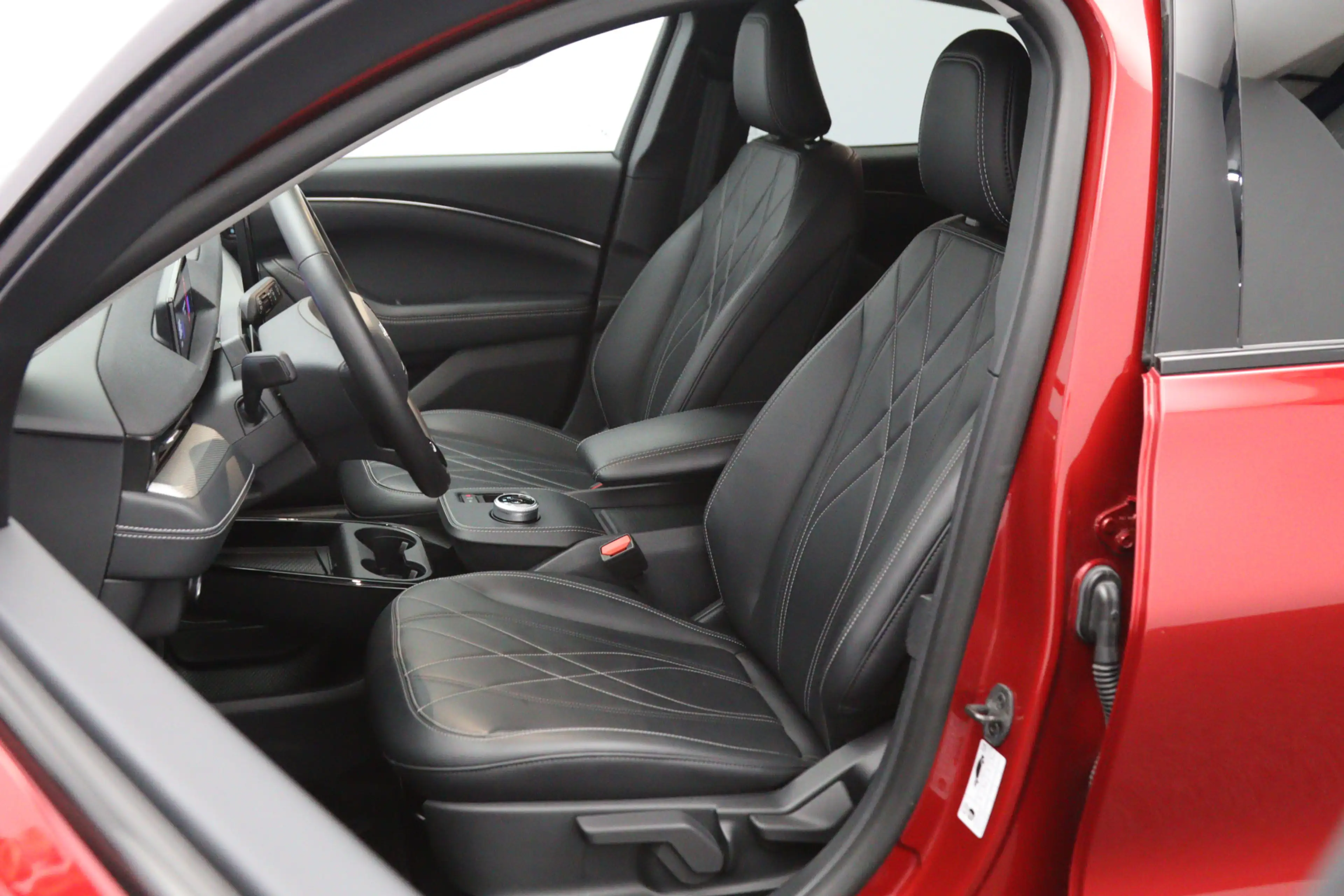 Ford Mustang Mach-E RWD 75 kWh 270 PK, SOH 97%, Leder, Adap. Cruise Co — photo 3