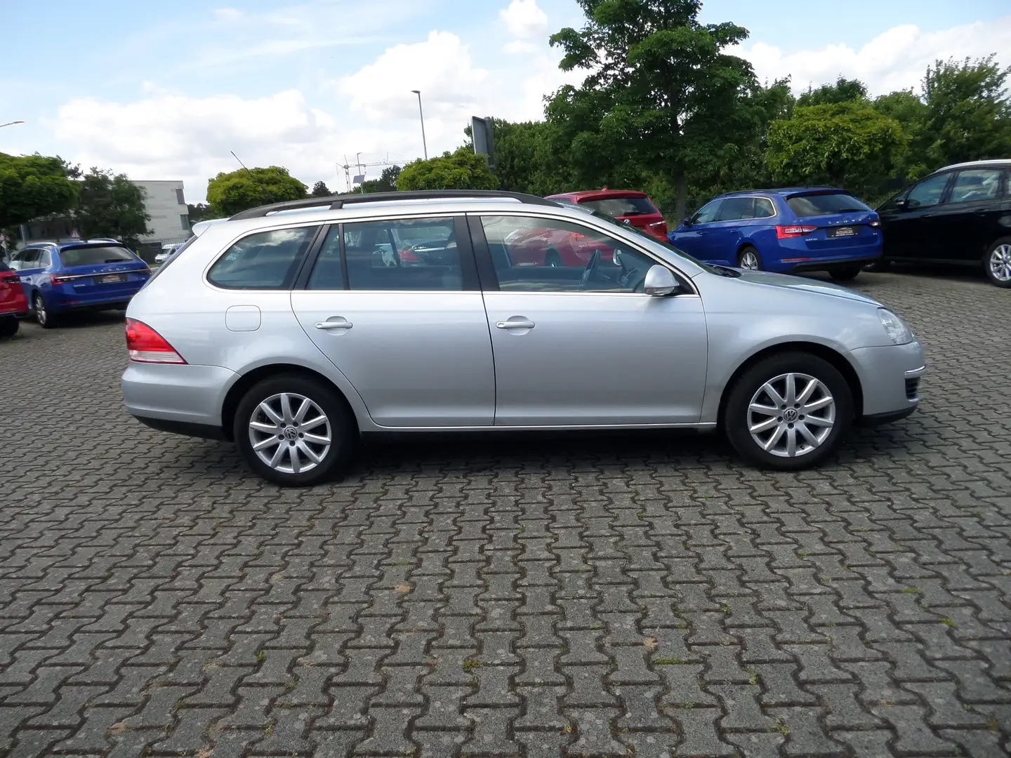 Volkswagen Golf Variant 1.9 TDI Comfortline+Tempo+SHZ+PDC+Alu+AHK+Klimatro Silber - 1
