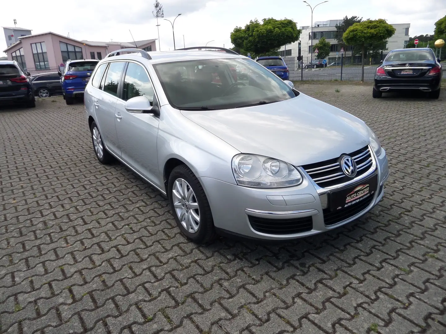 Volkswagen Golf Variant 1.9 TDI Comfortline+Tempo+SHZ+PDC+Alu+AHK+Klimatro Silber - 2