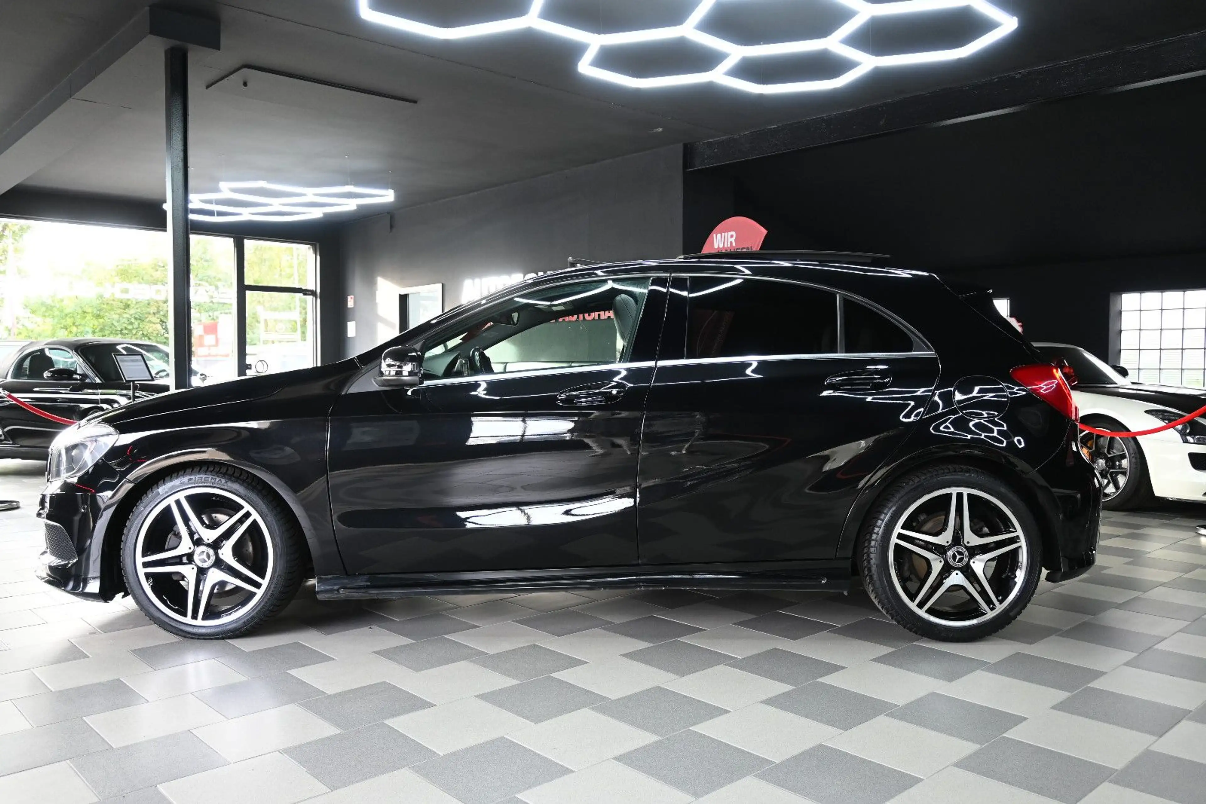 Mercedes-Benz A 200 A200 BlueEfficiency AMG-Style/Pan/Xen/Kam/1.Hand — photo 9