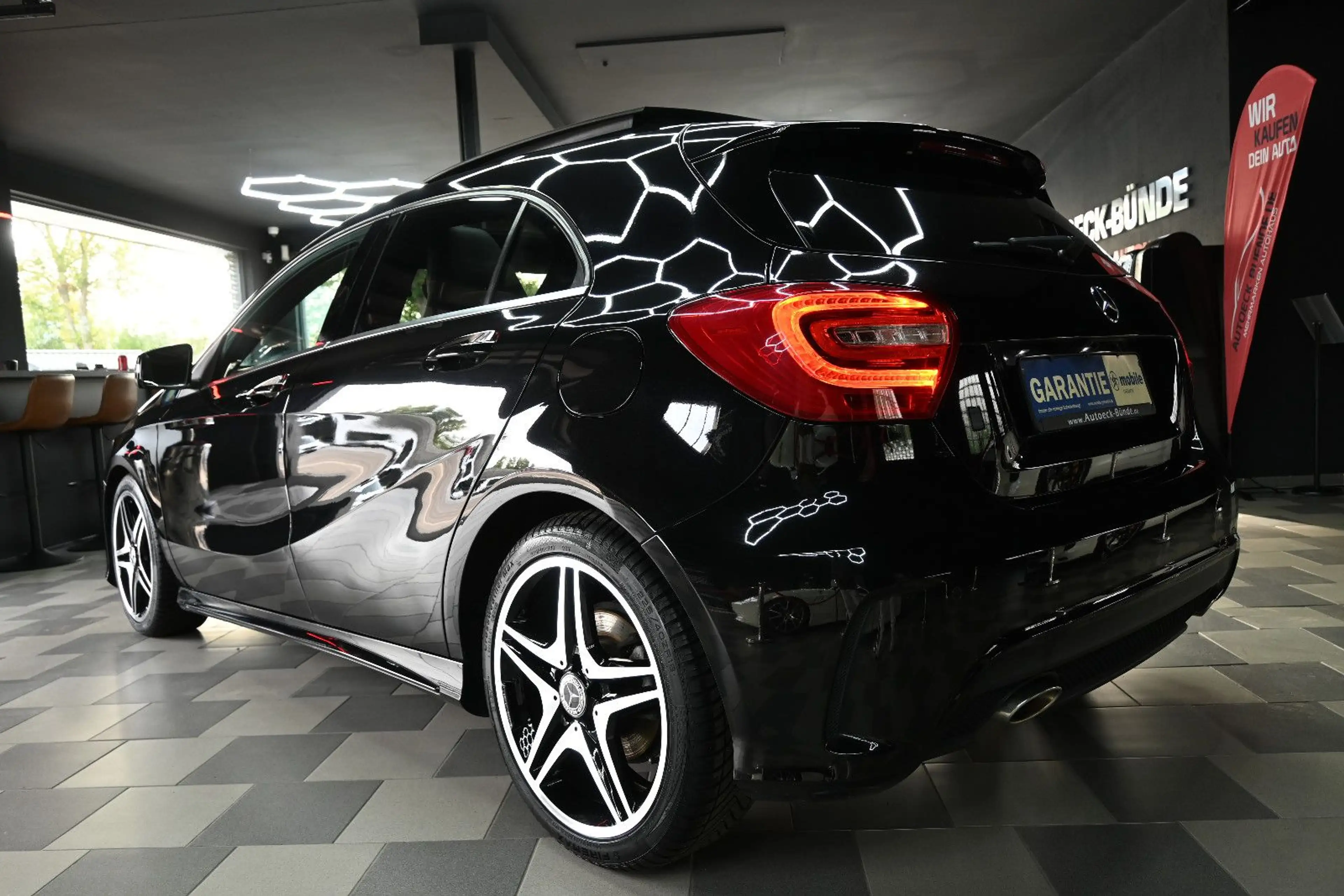 Mercedes-Benz A 200 A200 BlueEfficiency AMG-Style/Pan/Xen/Kam/1.Hand — photo 8