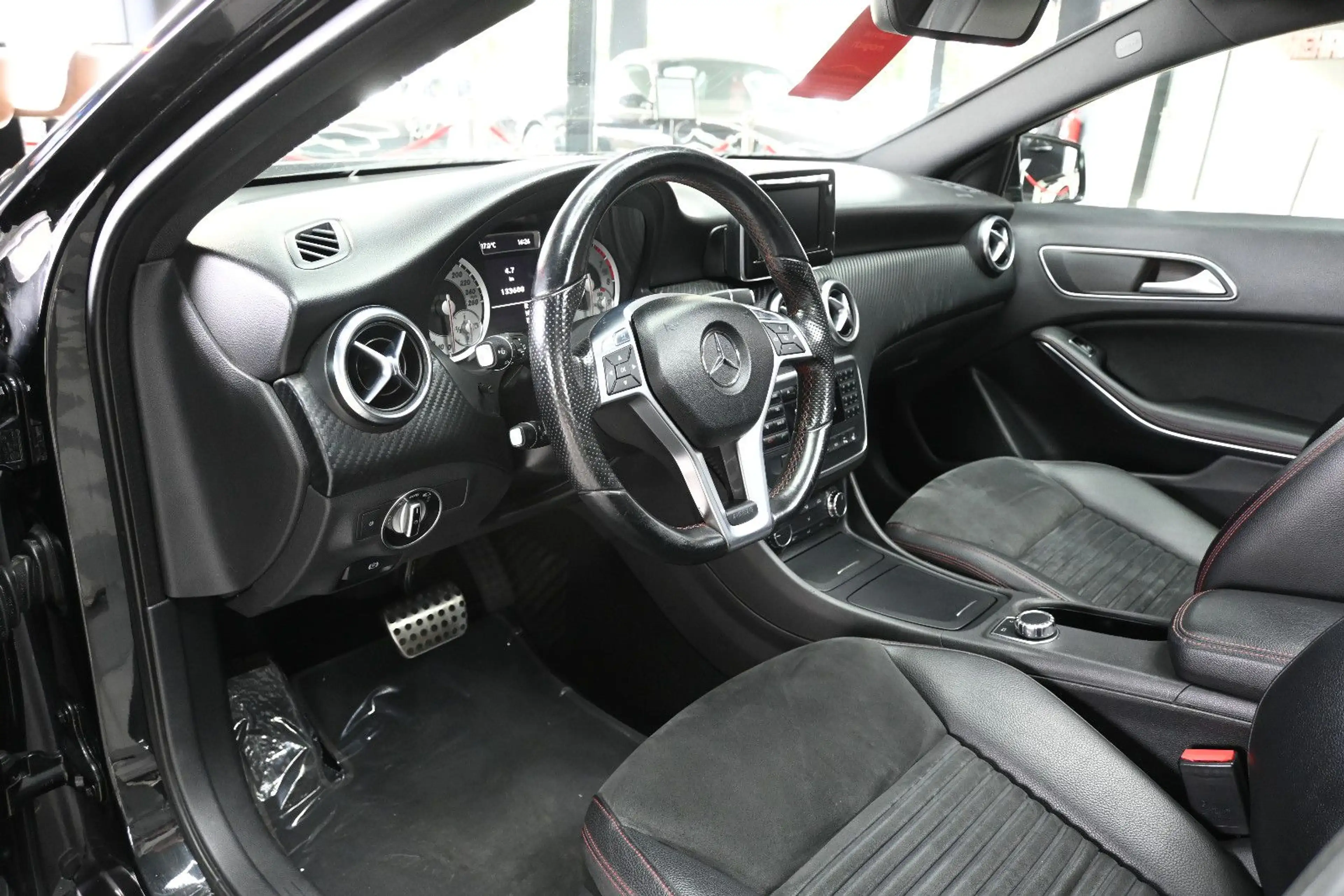 Mercedes-Benz A 200 A200 BlueEfficiency AMG-Style/Pan/Xen/Kam/1.Hand — photo 11