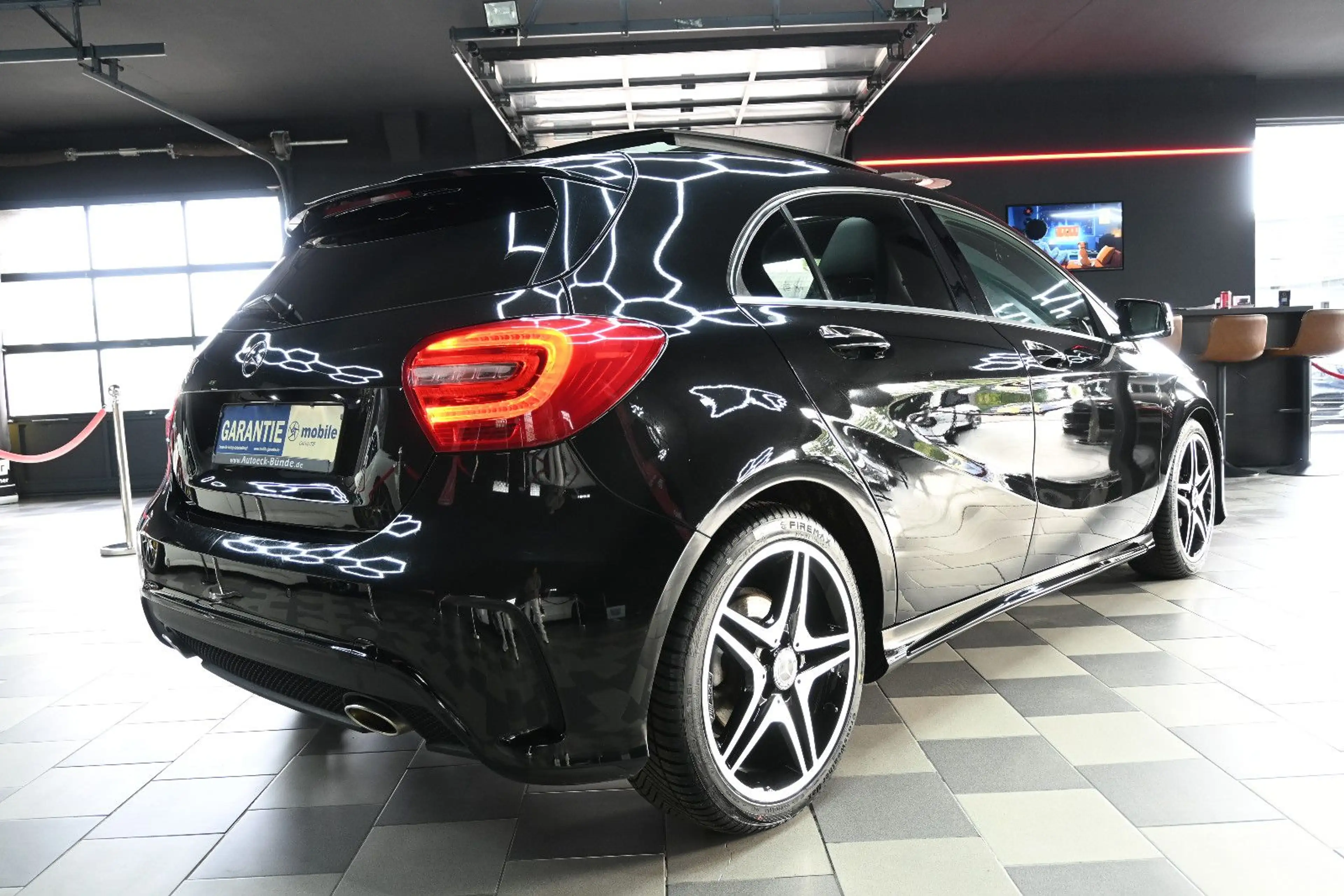 Mercedes-Benz A 200 A200 BlueEfficiency AMG-Style/Pan/Xen/Kam/1.Hand — photo 6