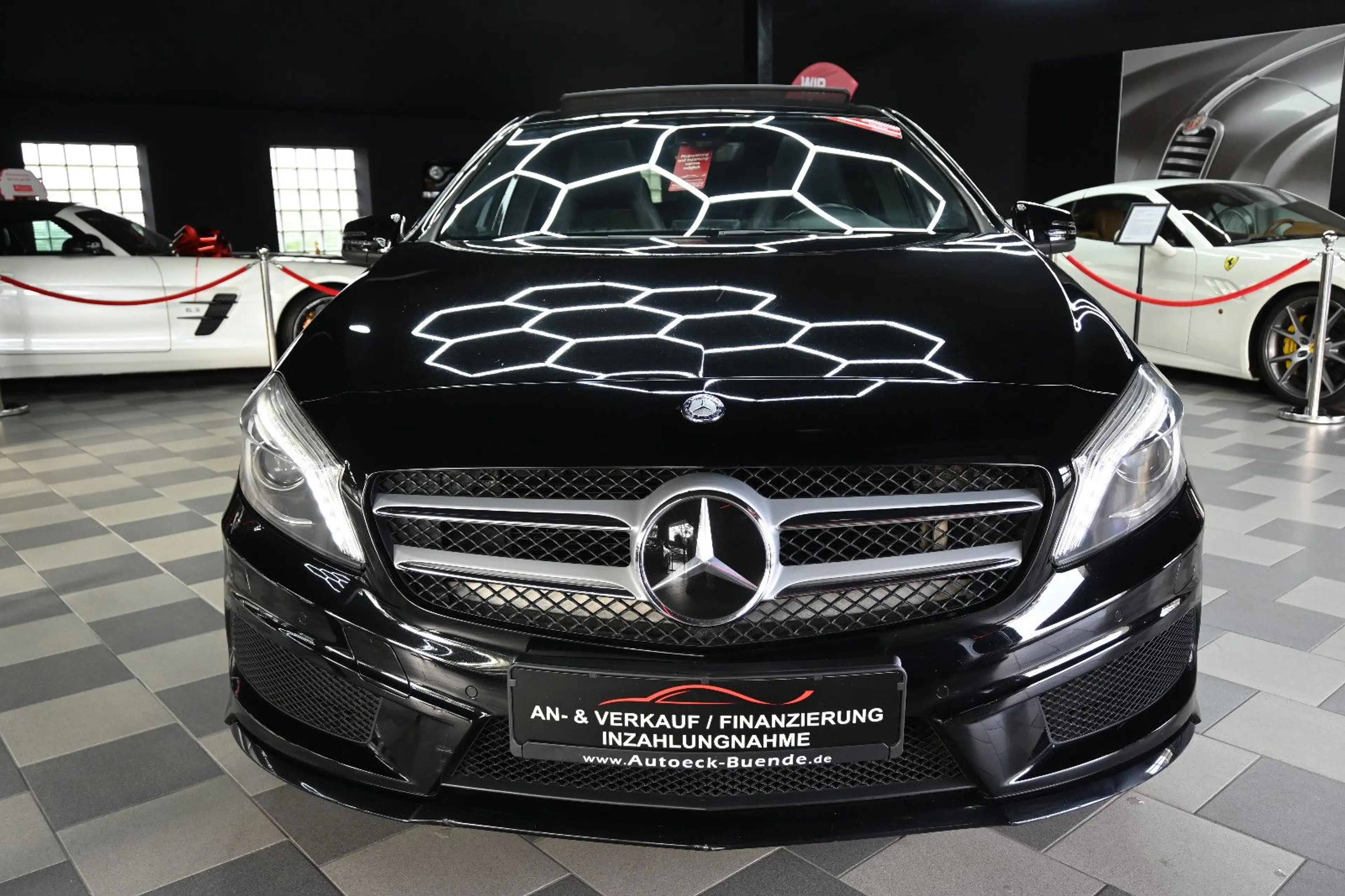 Mercedes-Benz A 200 A200 BlueEfficiency AMG-Style/Pan/Xen/Kam/1.Hand — photo 3