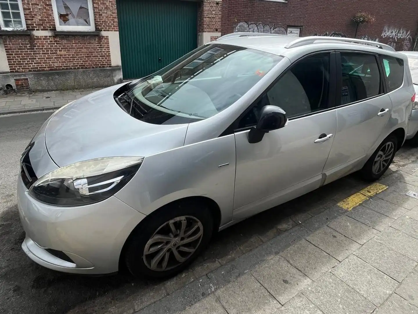 Renault Grand Scenic Grand Scénic 1.5 dCi Energy Life 7pl. Stříbrná - 1