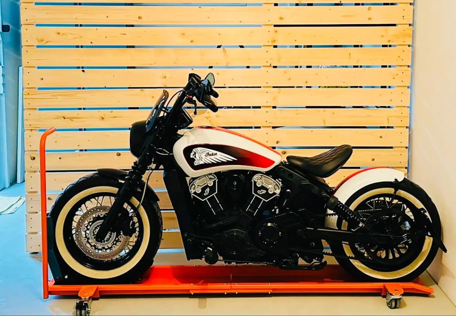 Indian Scout Bobber Twenty KOMPLETT UMBAU WUNDERKIND Weiß - 2