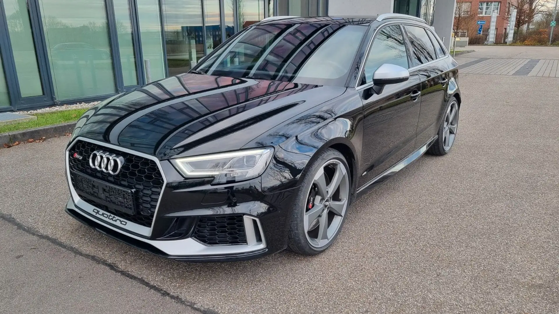Audi RS3 Sportback 2.5TFSI B&O Pano Matrix Magenic280 Negro - 1