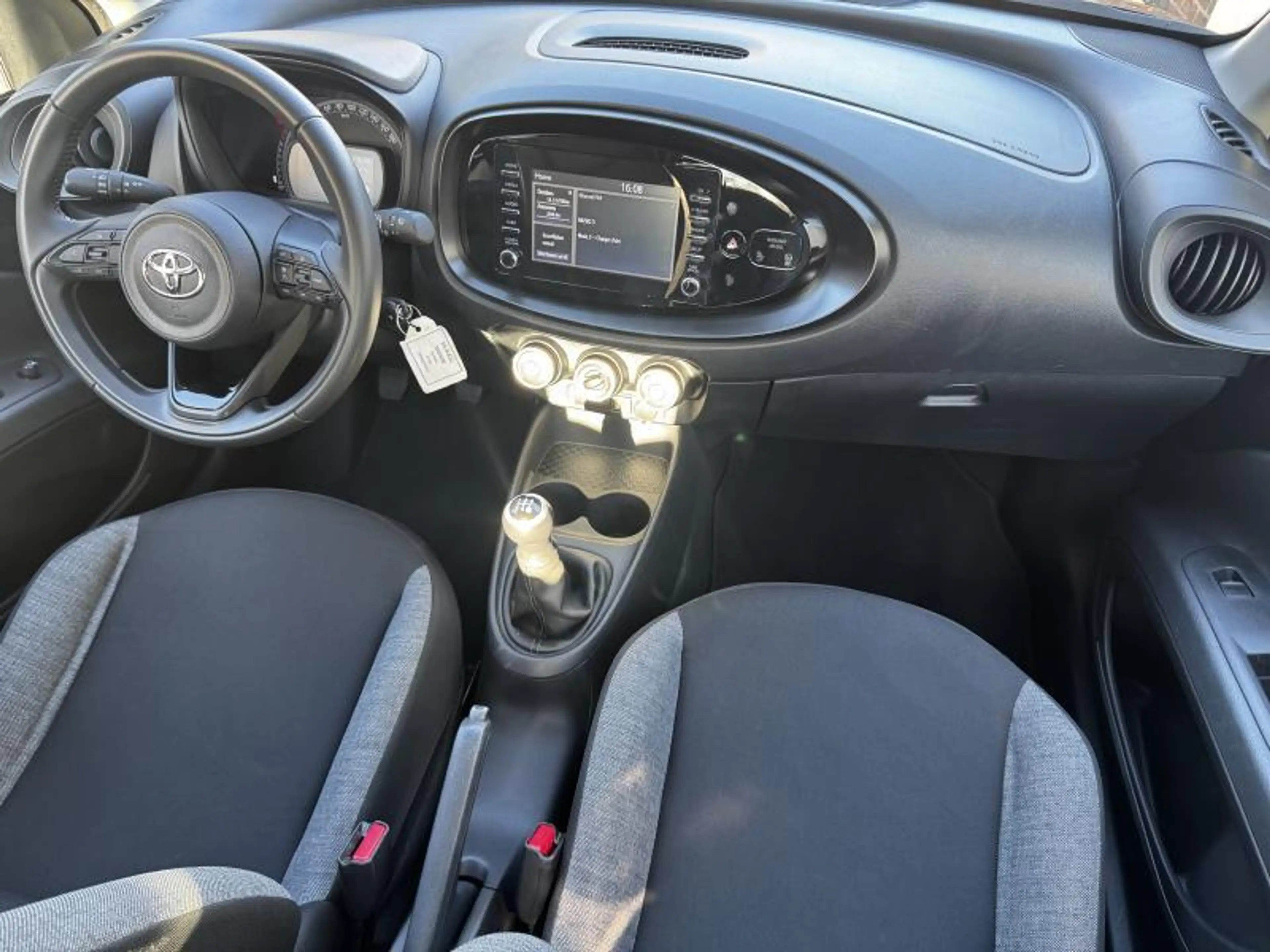 Toyota Aygo X PLAY — photo 14