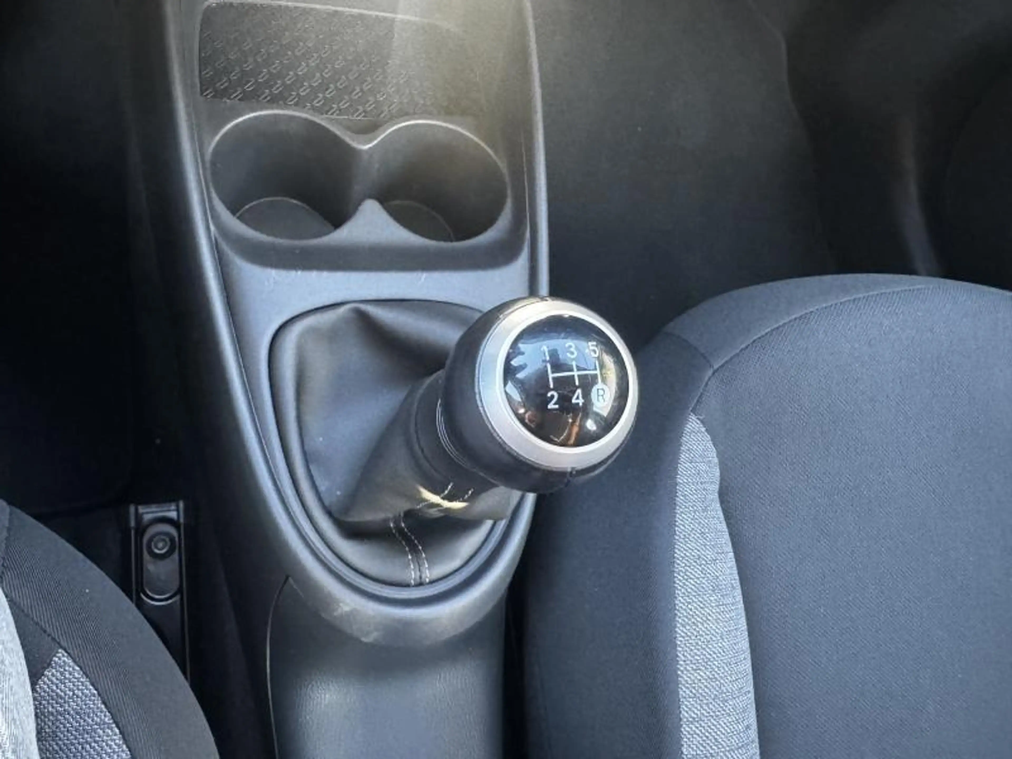 Toyota Aygo X PLAY — photo 6