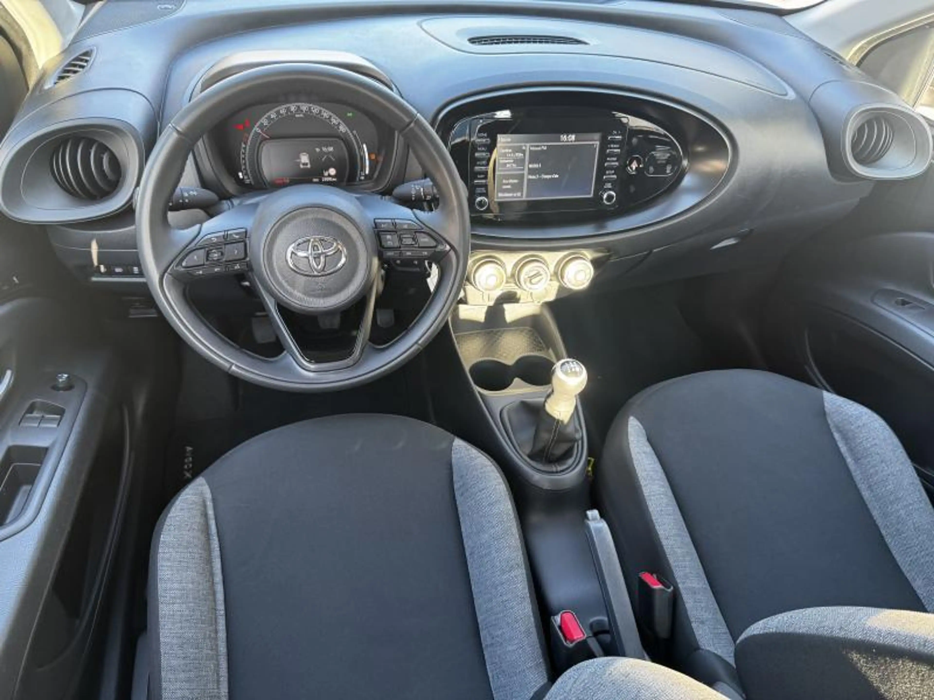 Toyota Aygo X PLAY — photo 12
