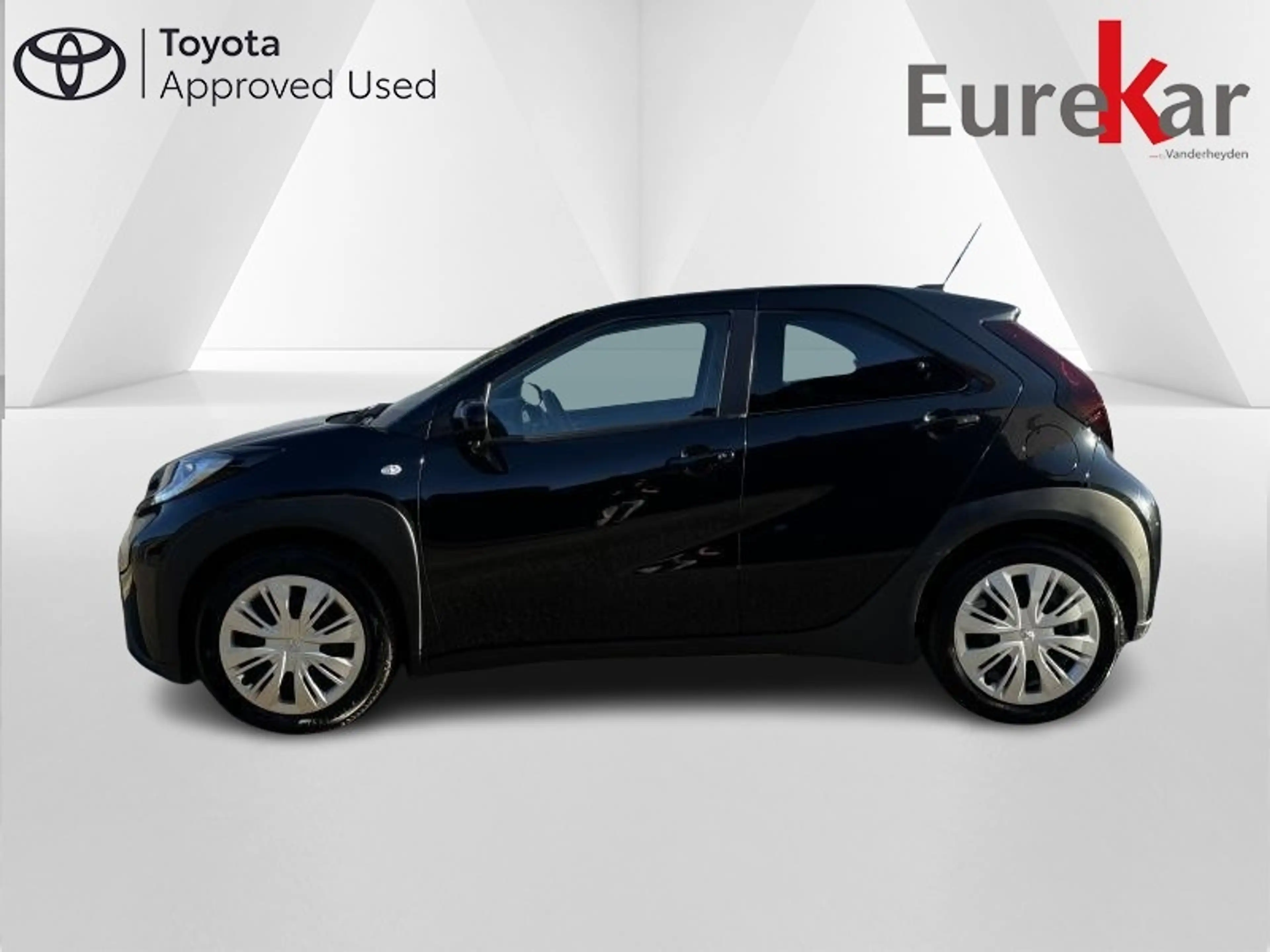 Toyota Aygo X PLAY — photo 2