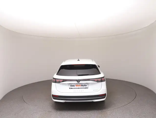 Volkswagen Passat view 6