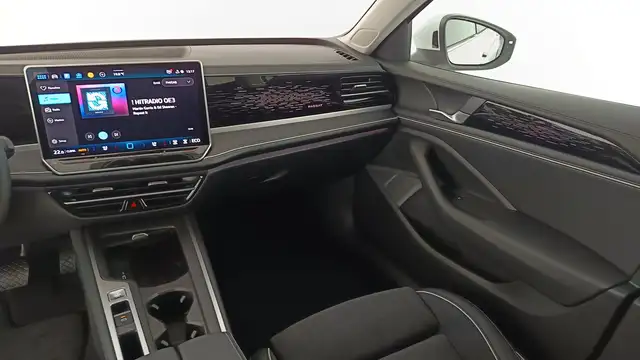 Volkswagen Passat view 13