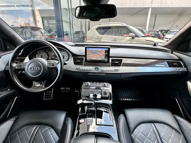 Audi S8 view 15