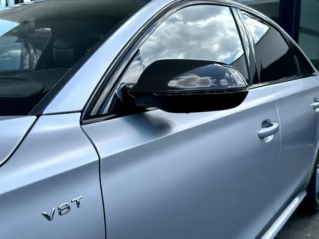 Audi S8 view 10
