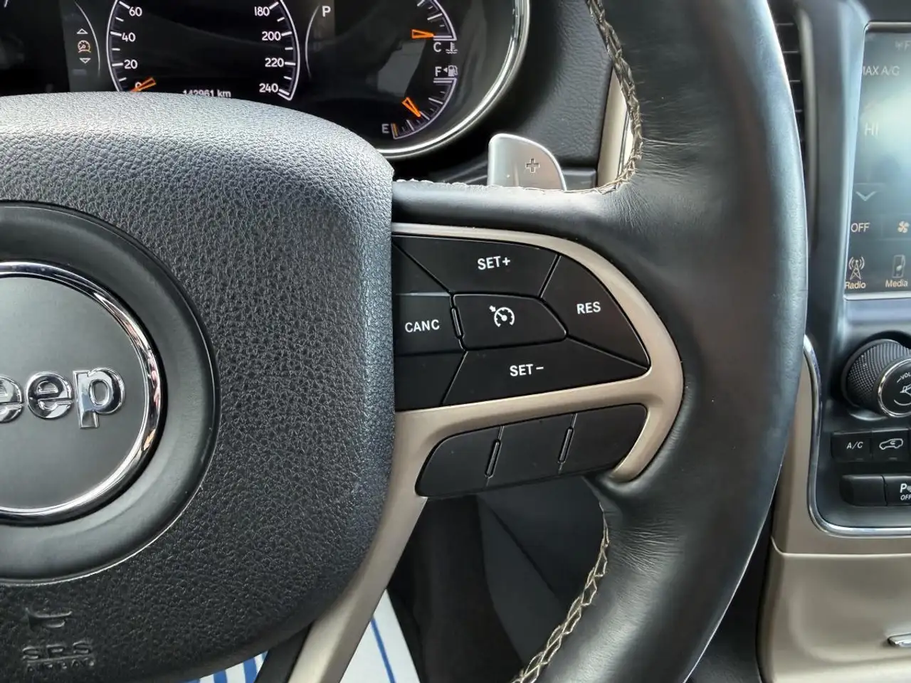 Jeep Grand Cherokee снимка Jeep Grand Cherokee
