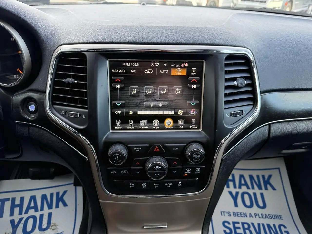 Jeep Grand Cherokee снимка Jeep Grand Cherokee