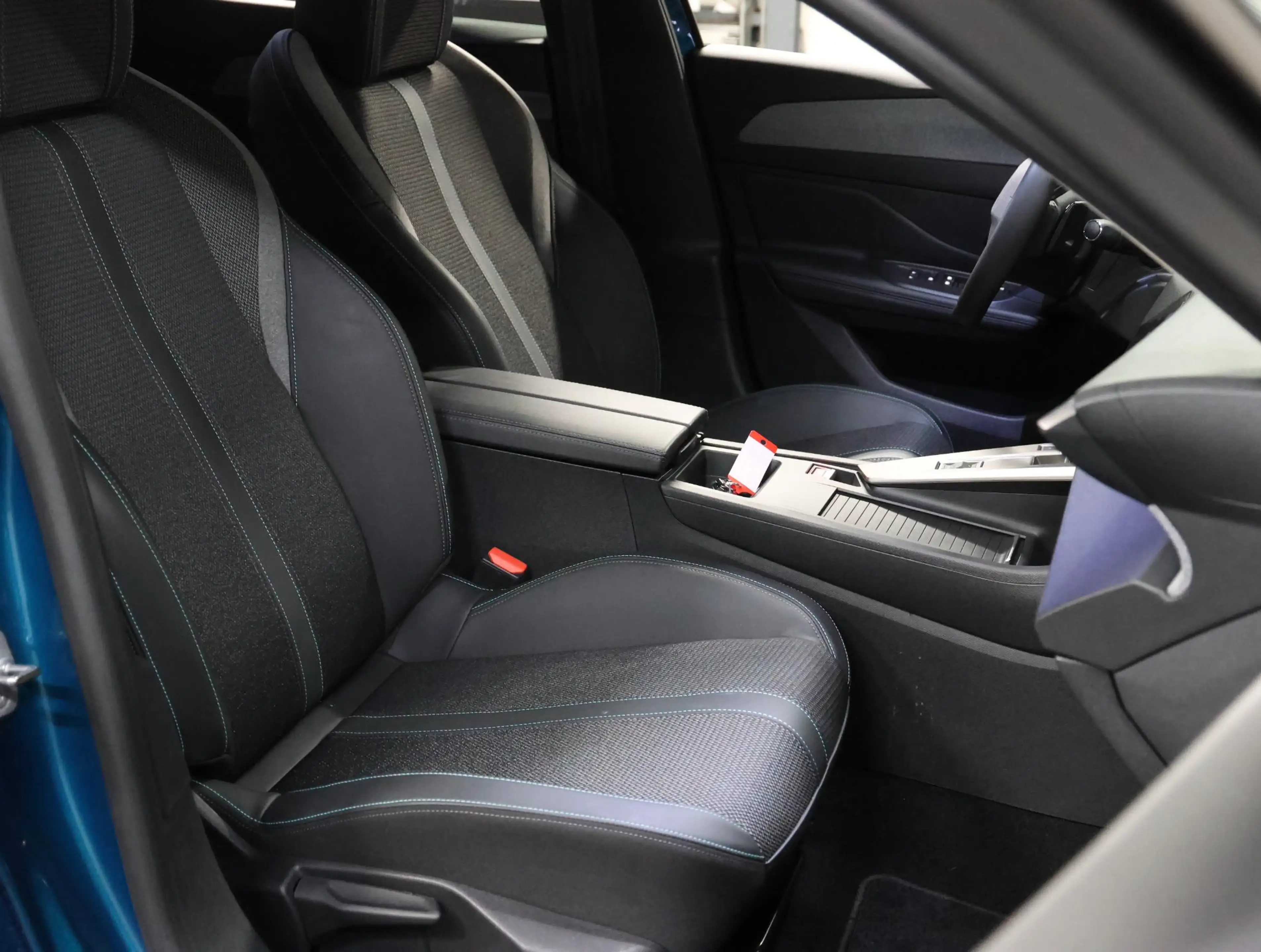 Peugeot 408 1.2 Hybrid Allure 145pk Automaat | Navigatie | Ada — photo 10