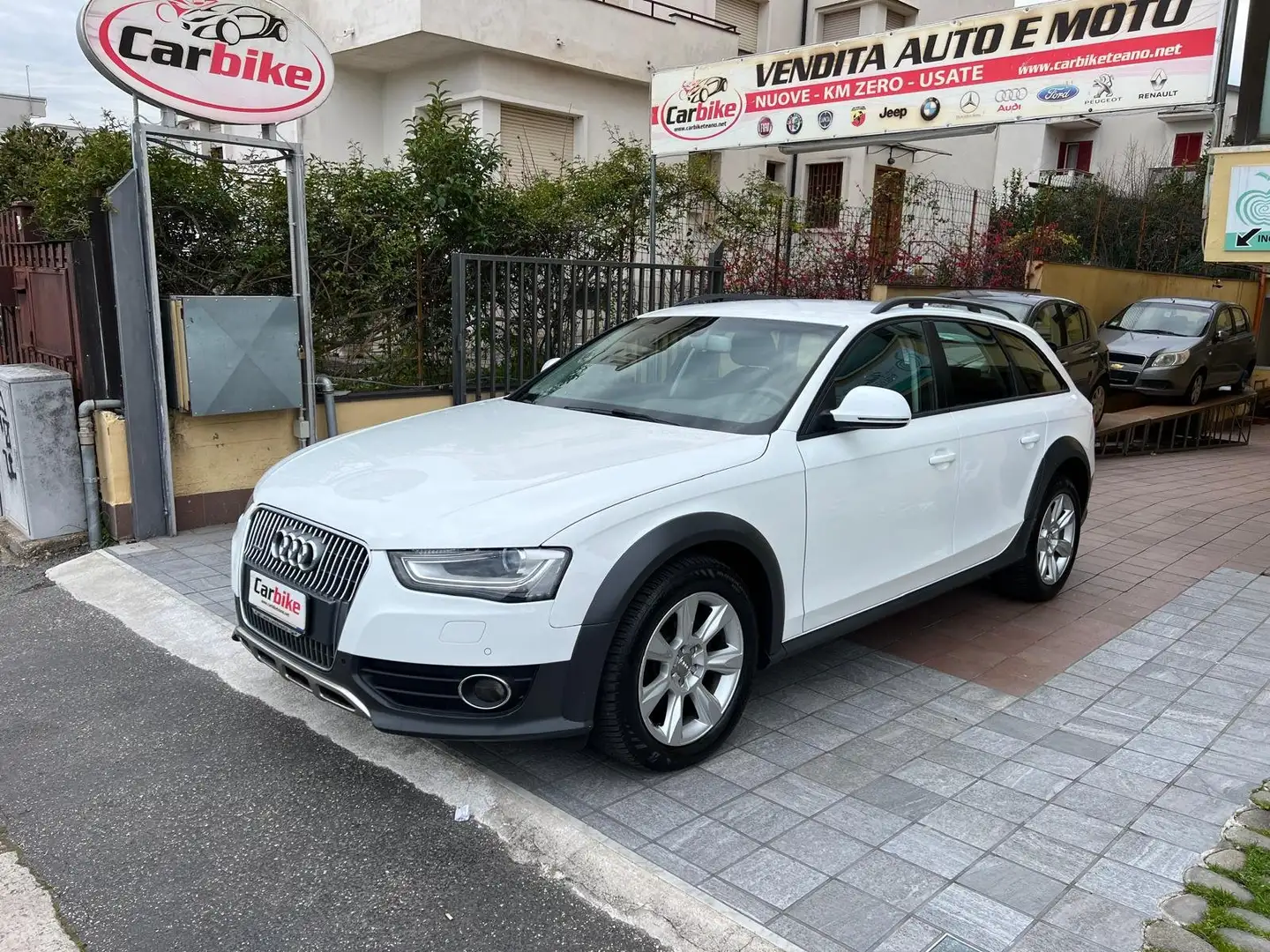 Audi A4 ALLROAD Biały - 1