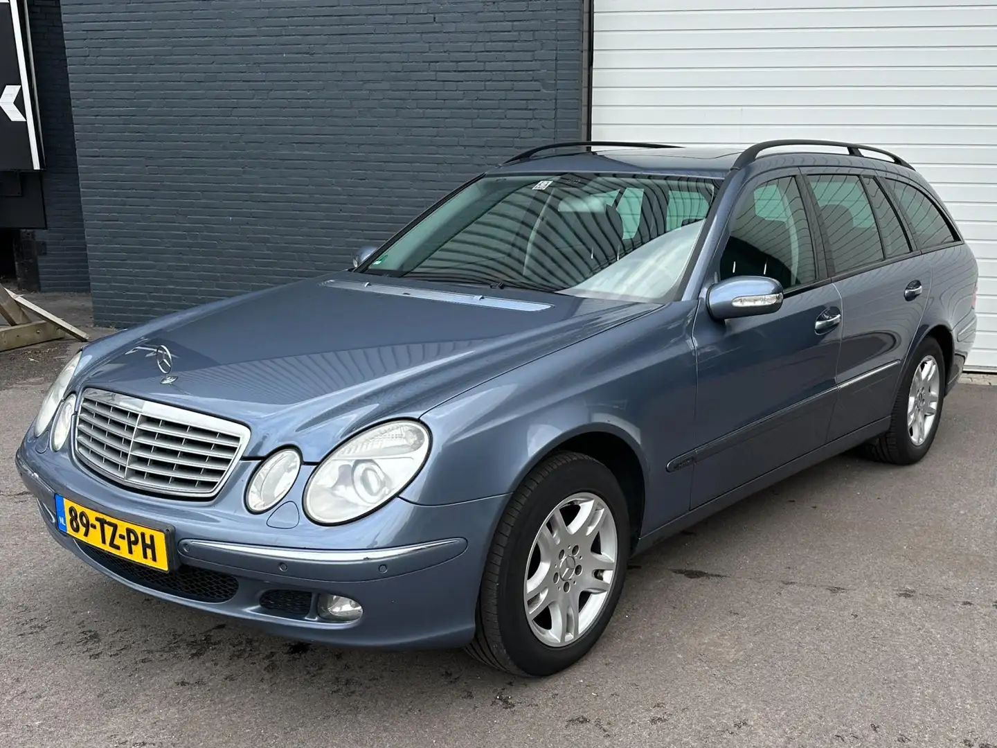 Mercedes-Benz E 320 Combi CDI Avantgarde AUTOMAAT/LEDER/TOPSTAAT/STOEL Bleu - 2